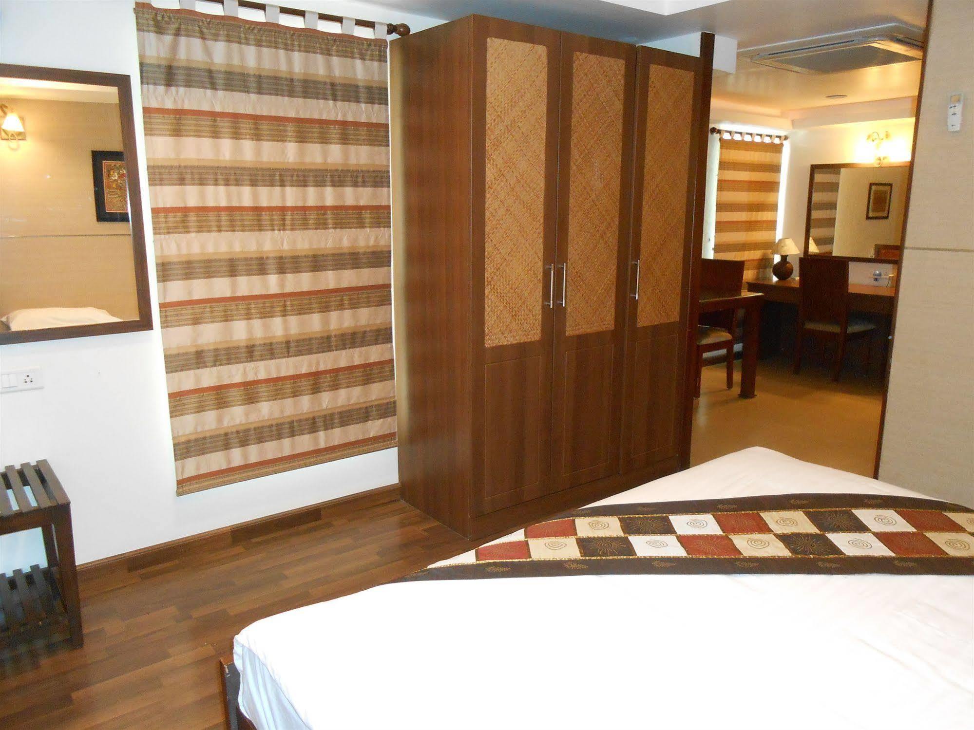 Brunton Heights Executive Suites Bengaluru Kültér fotó